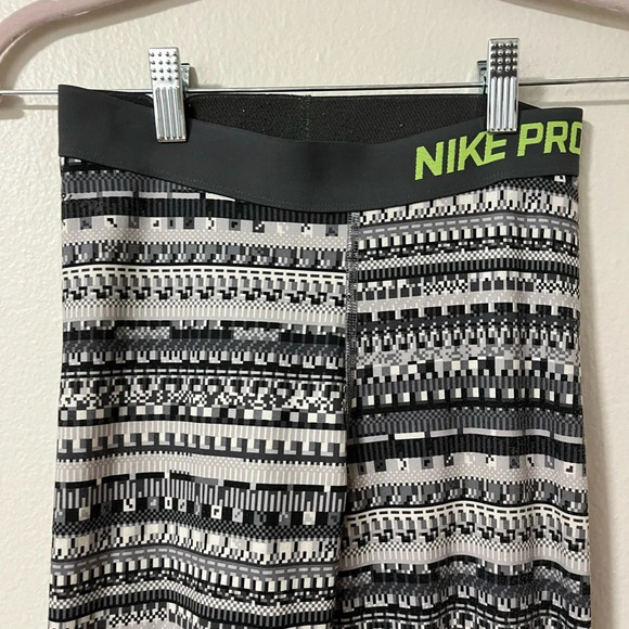 Nike Pro Dri-Fit ultra Warm training Gray White 8-Bit Leggings Women size Small - Picture 6 of 8
